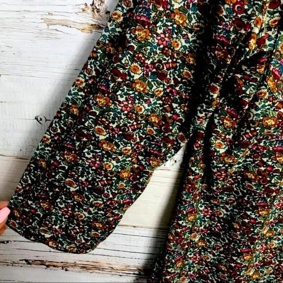 Anthropologie Eden Olivia Top Button Down Floral Women's size Medium Utility - Picture 3 of 5